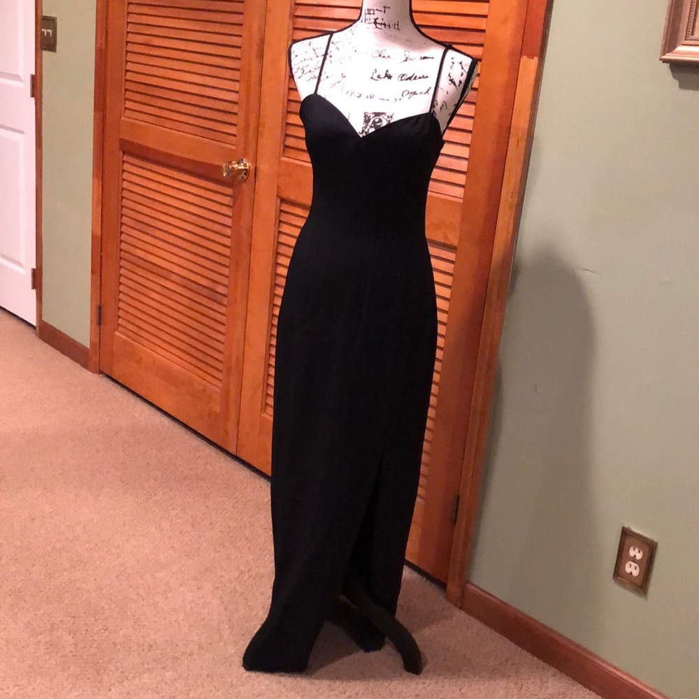 Cache size 3/4 black spaghetti strap maxi dress